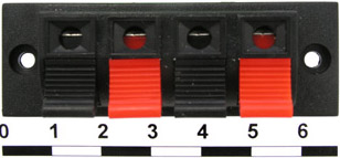 E03 панель с 4 пружинными зажимами для проводов на корпус 