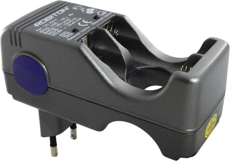 Зарядное устройство ROBITON SD250-4 BL1 для 2-4 Ni-Cd / Ni-MH аккумулятора AA/AAА, 